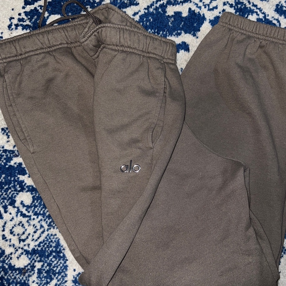 Alo Accolade joggers XL - Picture 5 of 5